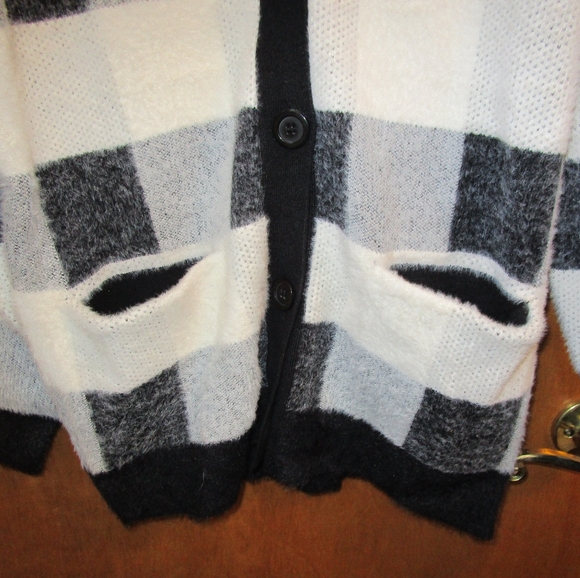 Cyprus Buffalo Plaid Fuzzy Knit Cardigan - Sz Sm - Picture 3 of 4